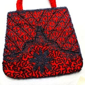 Vintage beaded women’s hand bag with shoulder strap royaltycore, gothcore